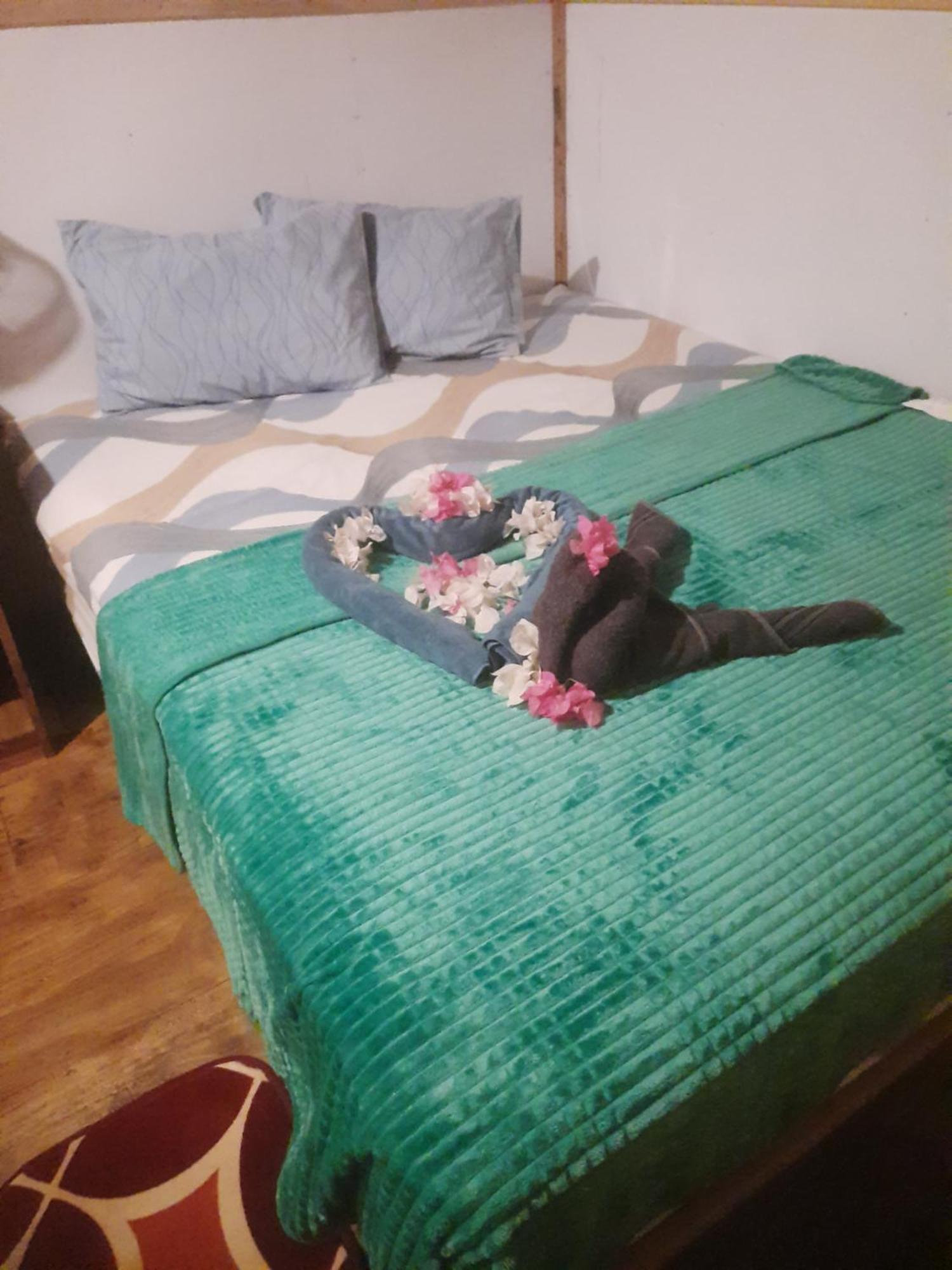 Boneputeh Homestay Taliwang Luaran gambar