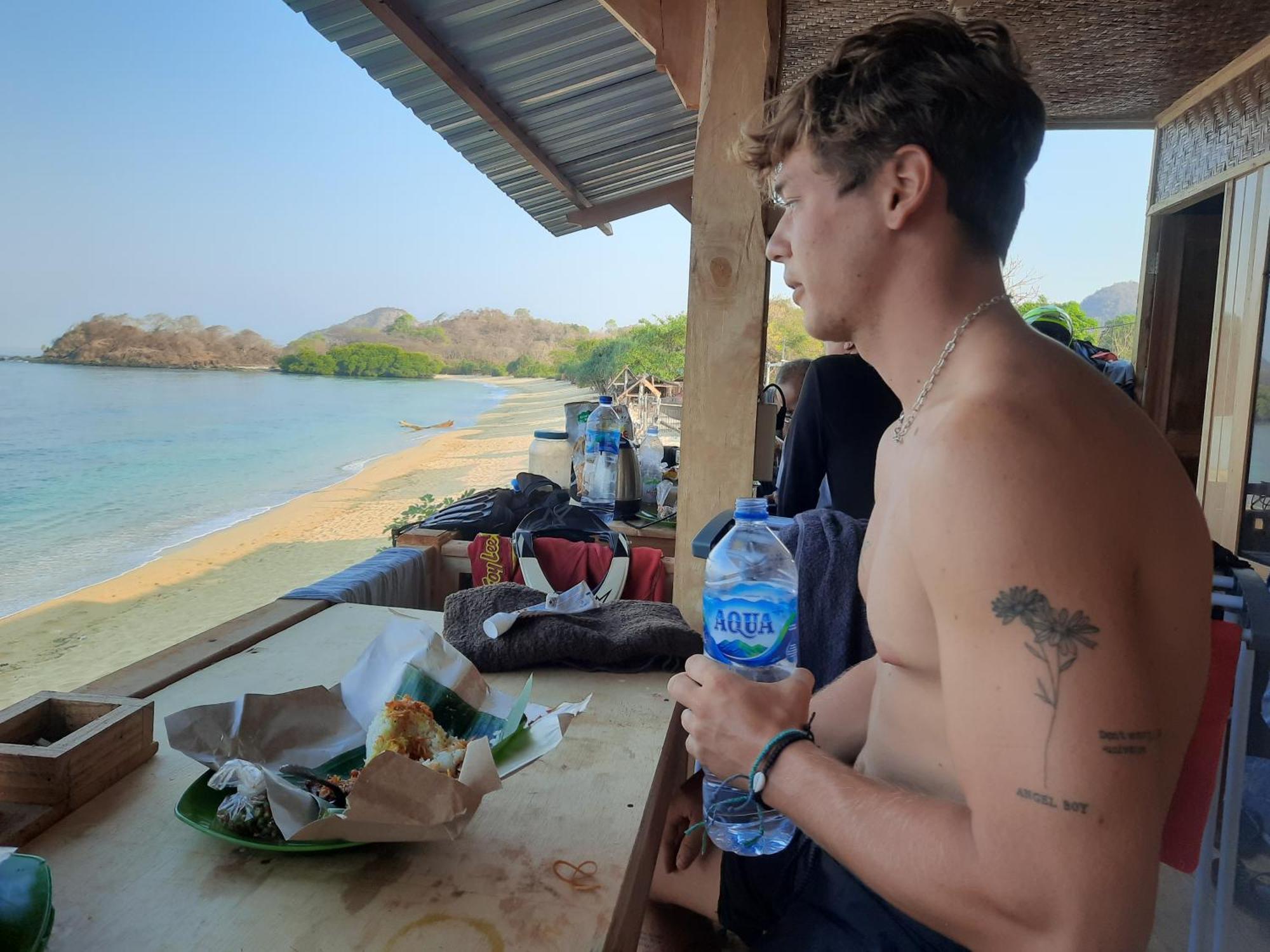 Boneputeh Homestay Taliwang Luaran gambar