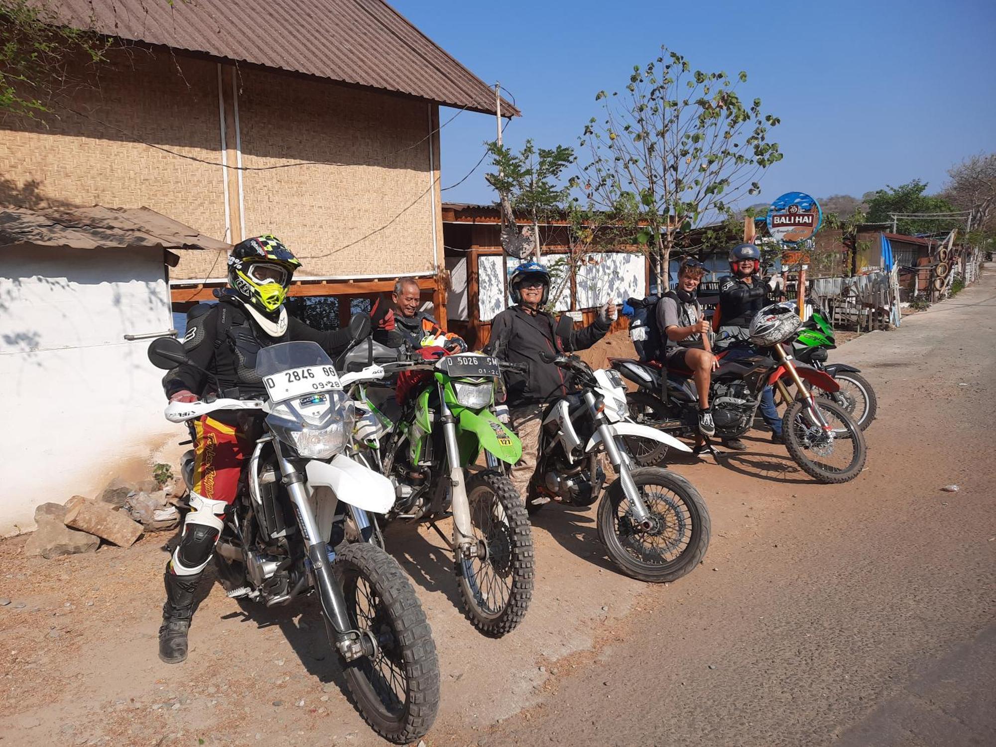 Boneputeh Homestay Taliwang Luaran gambar